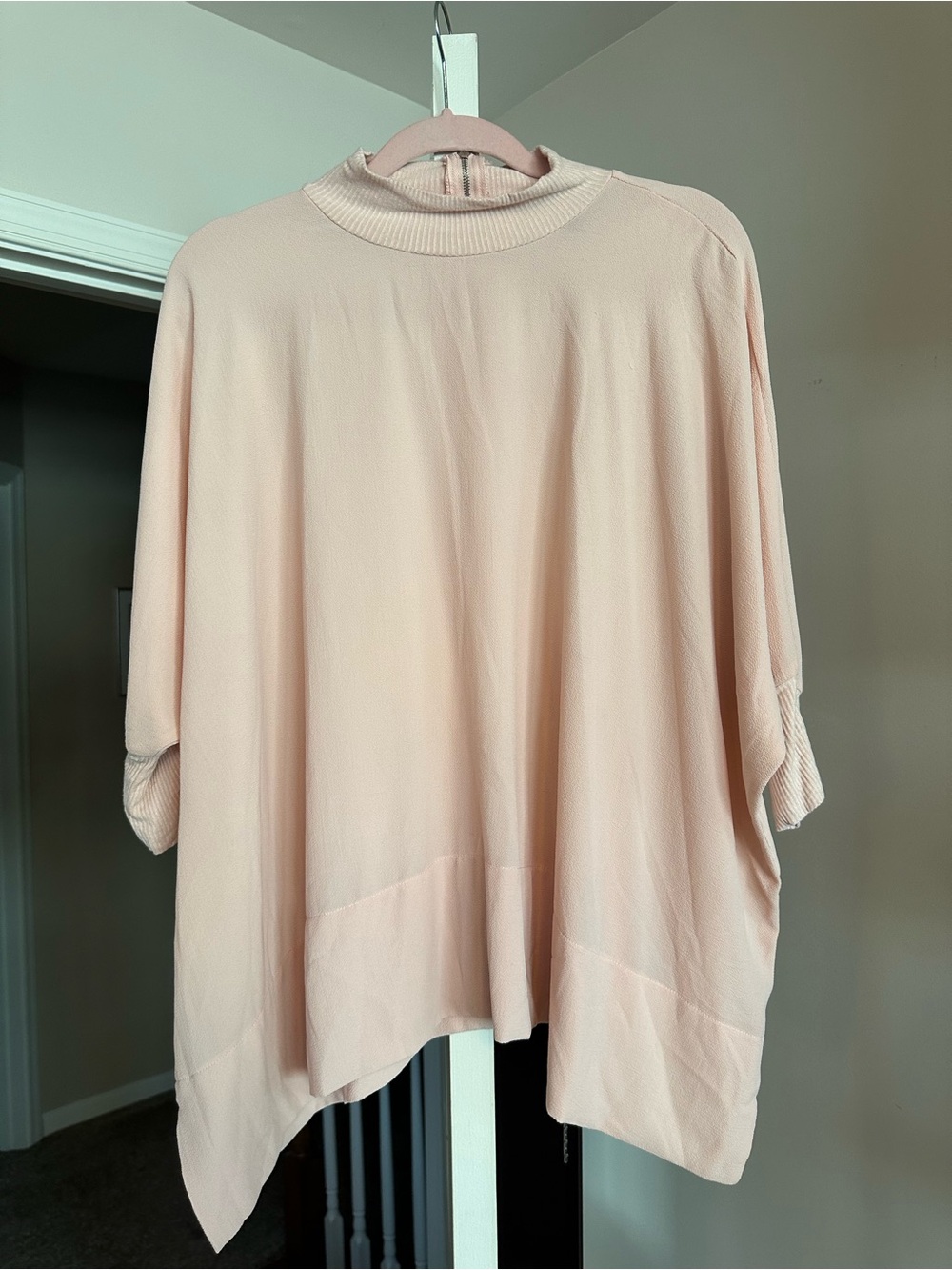 Women's Relaxed Dolman Sleeve Top in Blush Pink